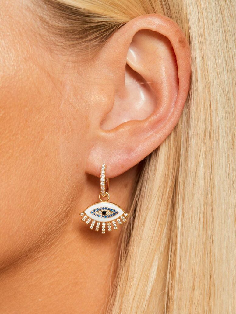 Creole mit funkelndem Augendesign