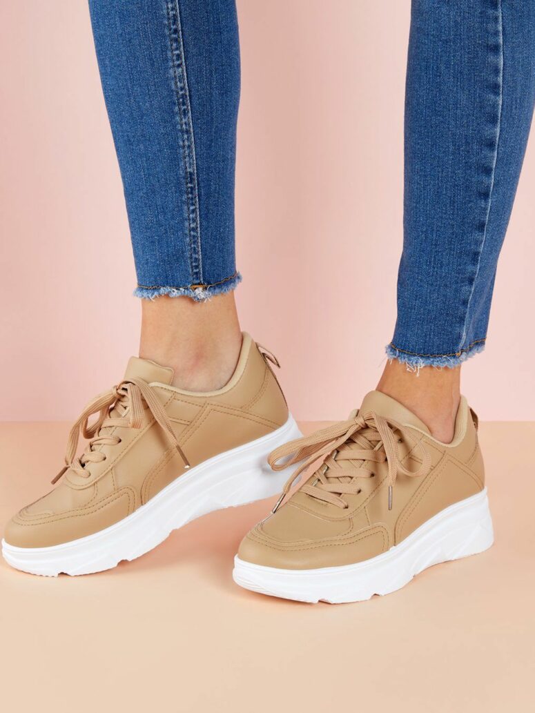 Sneaker mit dicker Sohle